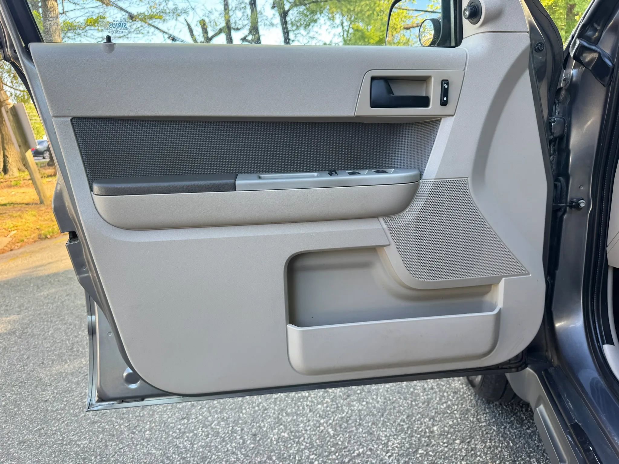 Used 2010 Ford Escape XLT FWD image 6