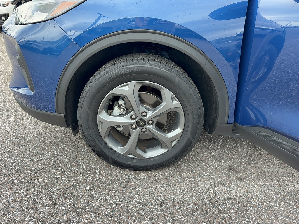 Certified 2023 Ford Escape Active AWD/4WD image 34