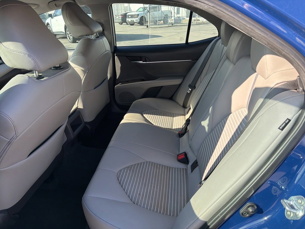 Used 2023 Toyota Camry SE image 10