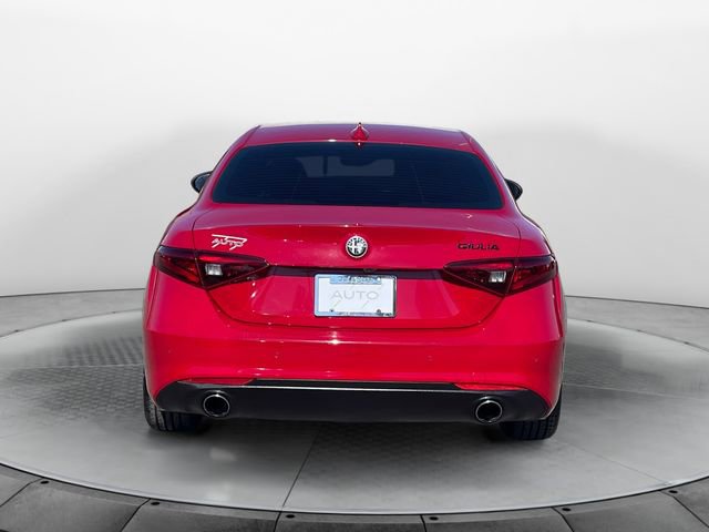Used 2018 Alfa Romeo Giulia Ti w/ Quick Order Package 22X Lusso image 4