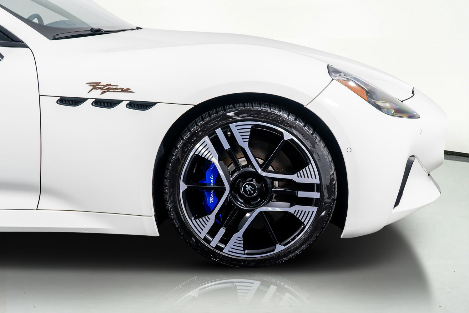 Used 2024 Maserati GranTurismo Folgore image 6