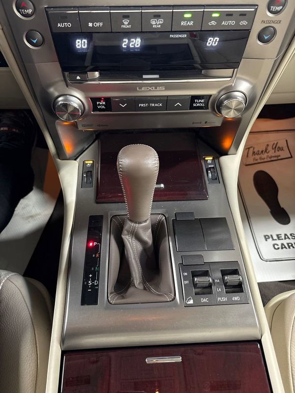 Used 2018 Lexus GX 460 image 33