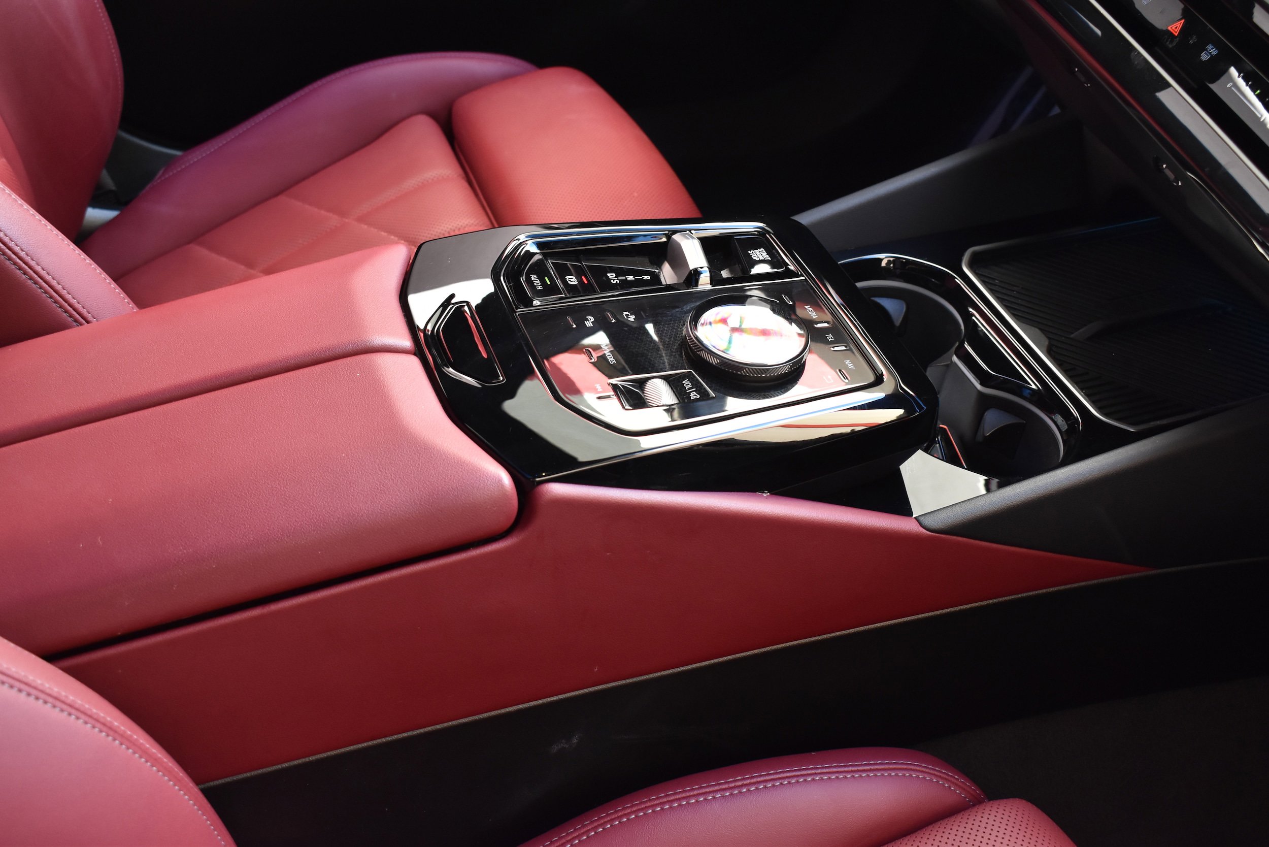 Used 2024 BMW 530i w/ M Sport Package image 27