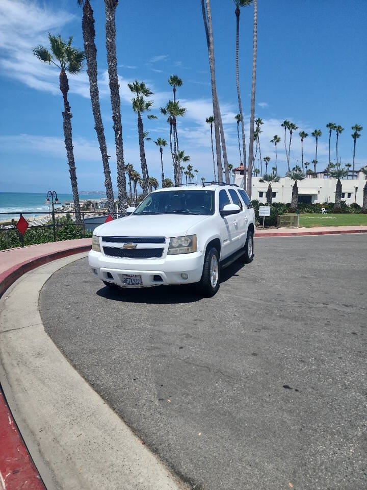 Used 2007 Chevrolet Tahoe LT w/ LT Preferred Equipment Group AWD/4WD image 2