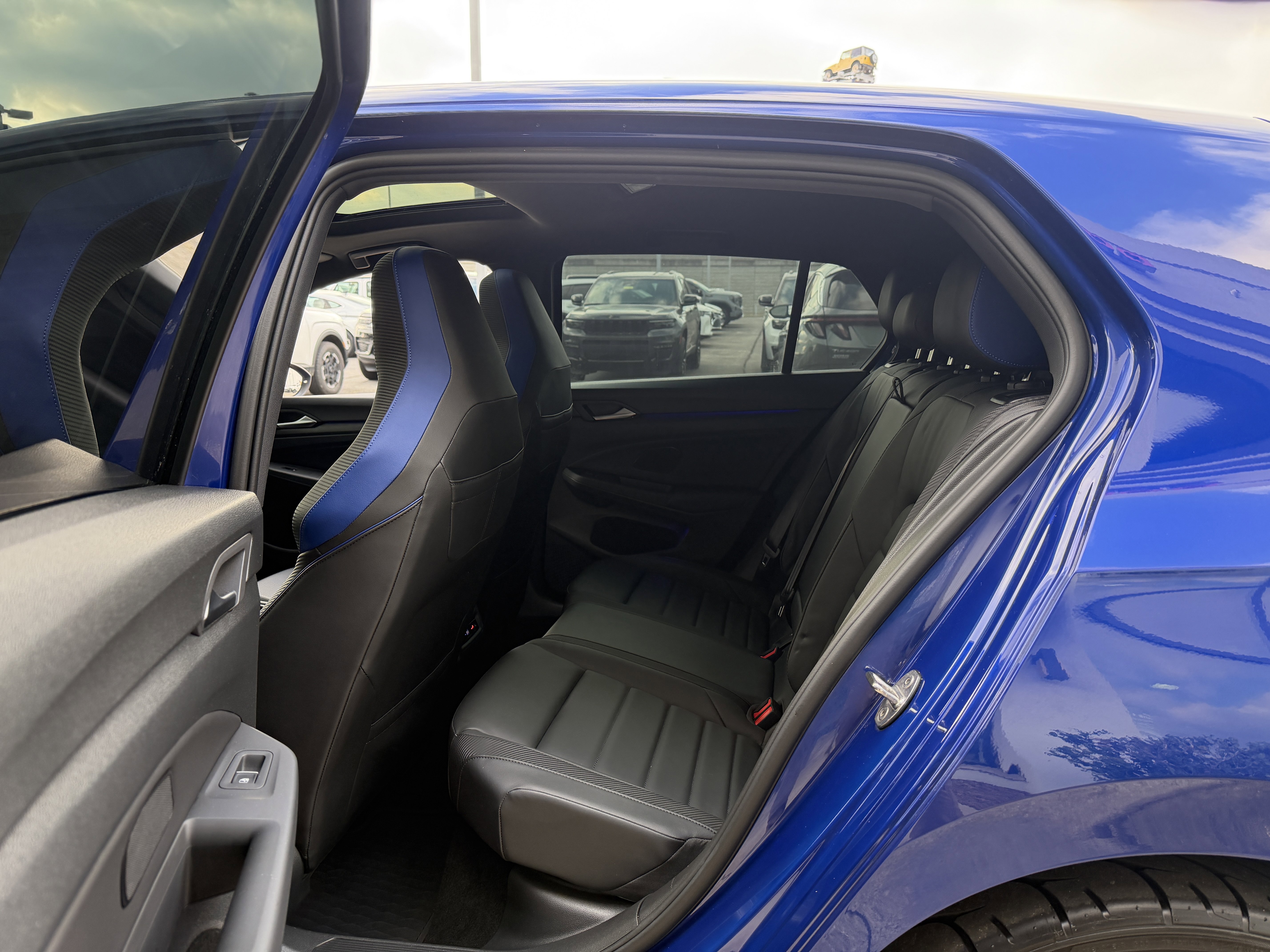 Used 2024 Volkswagen Golf R image 33