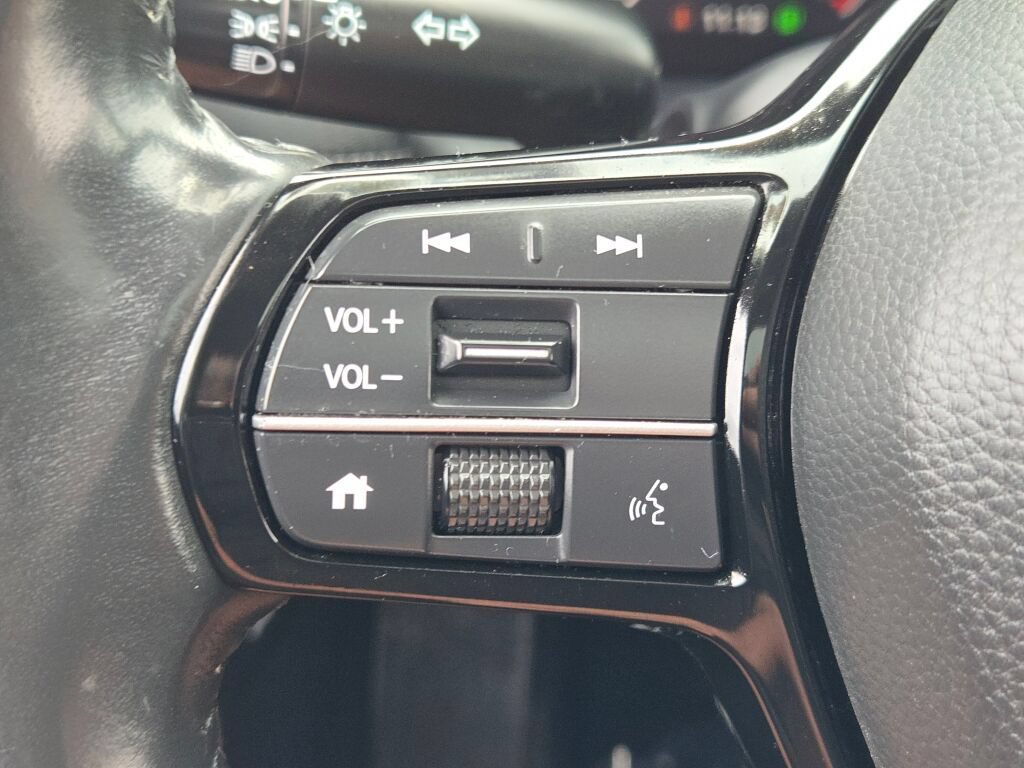 Used 2023 Honda HR-V EX-L image 34