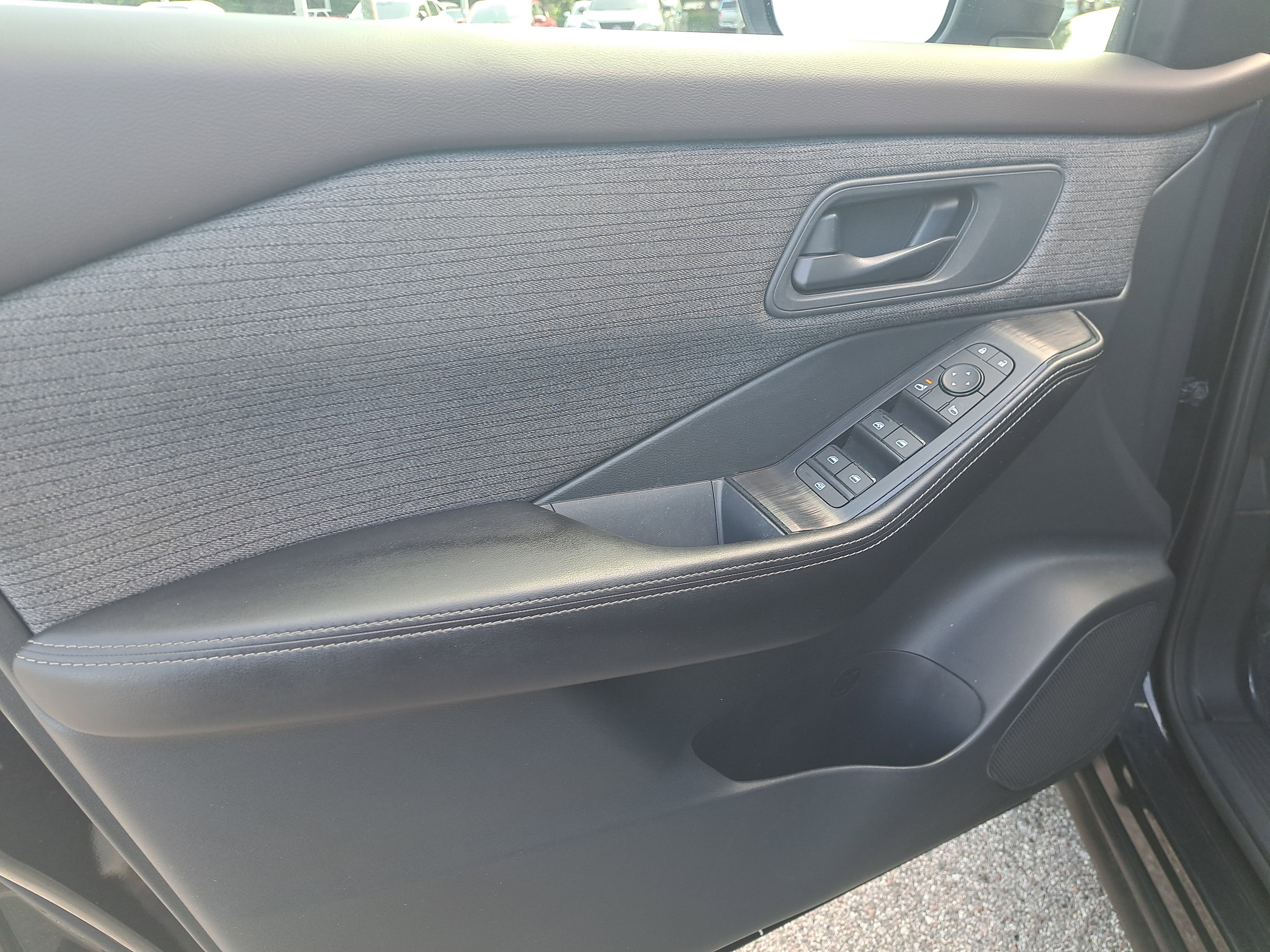 Used 2021 Nissan Rogue S FWD image 13