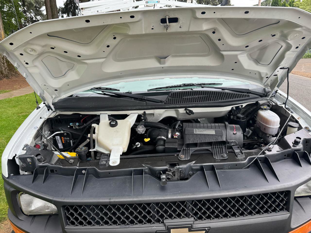 Used 2013 Chevrolet Express 2500 RWD image 38