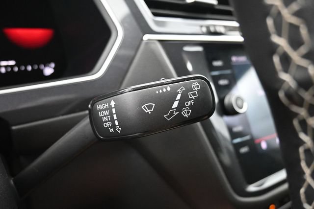 Used 2023 Volkswagen Tiguan SE R-Line AWD/4WD image 23