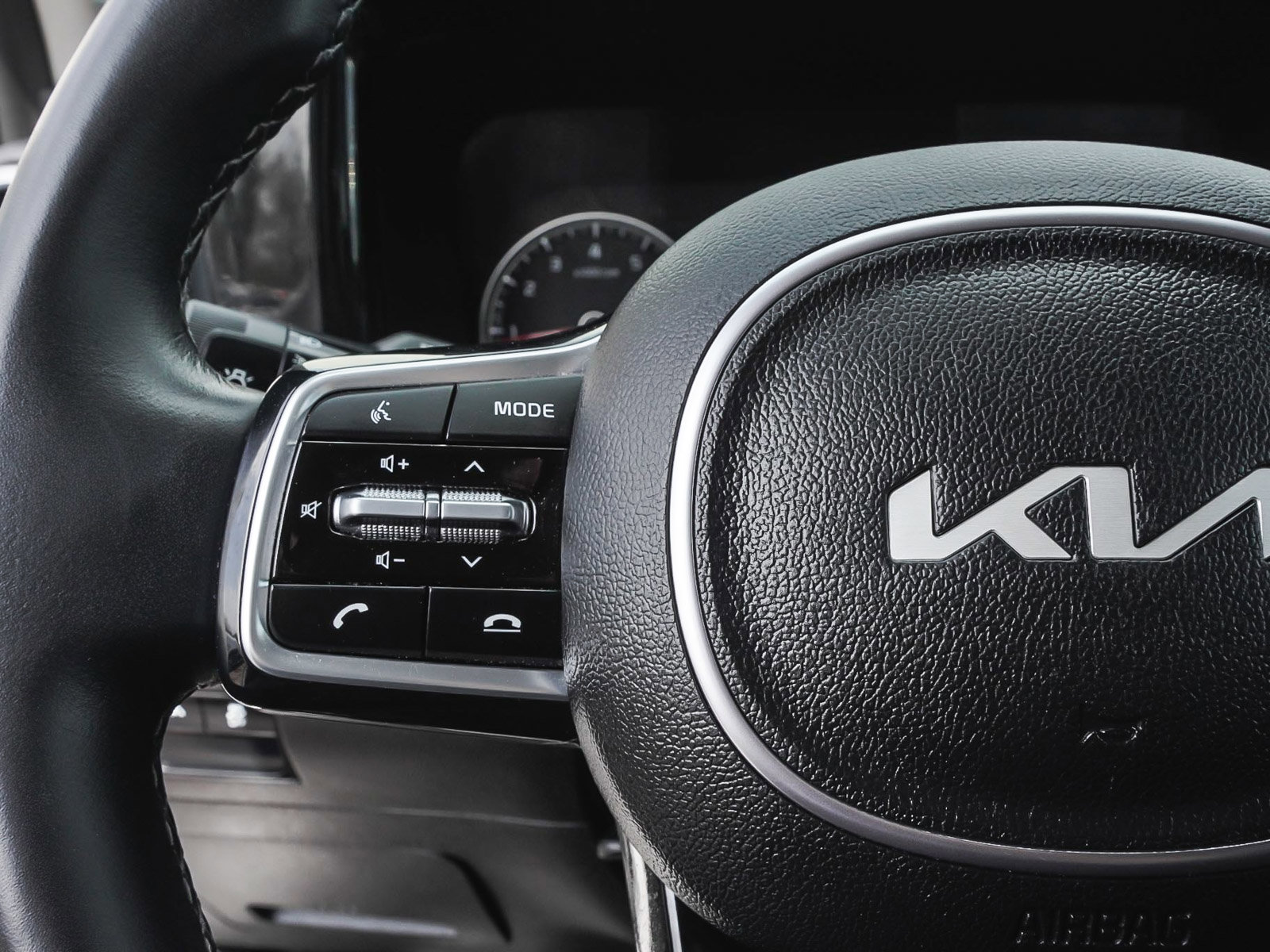 Used 2023 Kia Sorento S w/ Panoramic Sunroof Package image 18