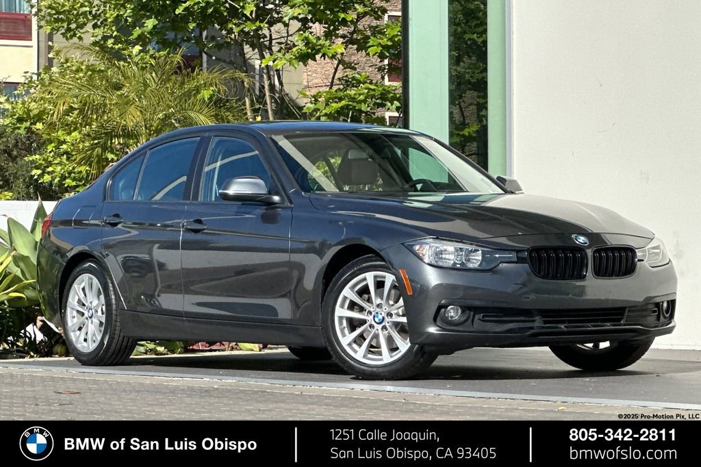 Used 2017 BMW 320i Sedan RWD image 1