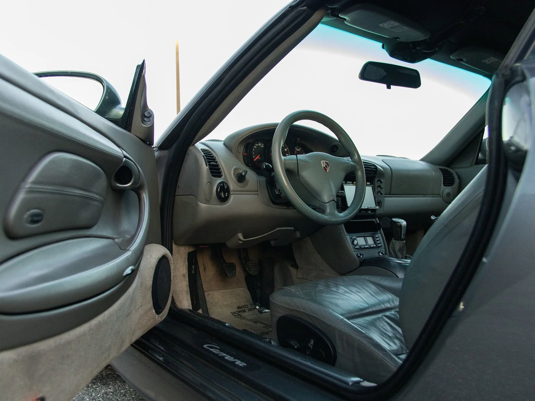 Used 2001 Porsche 911 Carrera 4 image 27
