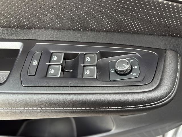 Certified 2025 Volkswagen Atlas Cross Sport SEL Premium R-Line image 17