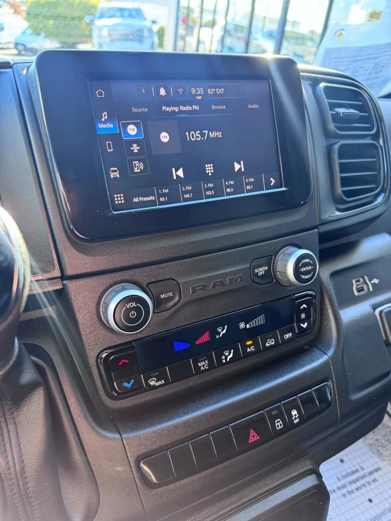 Used 2023 RAM ProMaster 2500 image 17