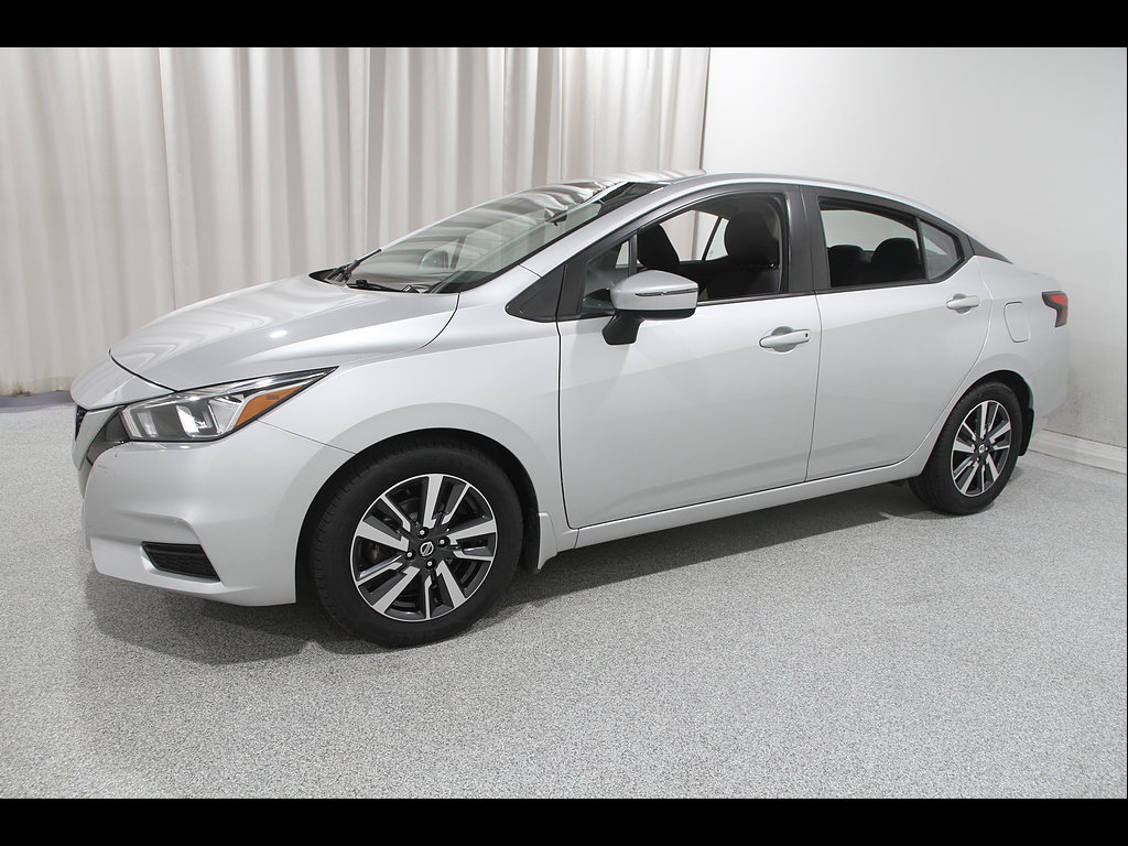 Used 2021 Nissan Versa SV FWD image 3