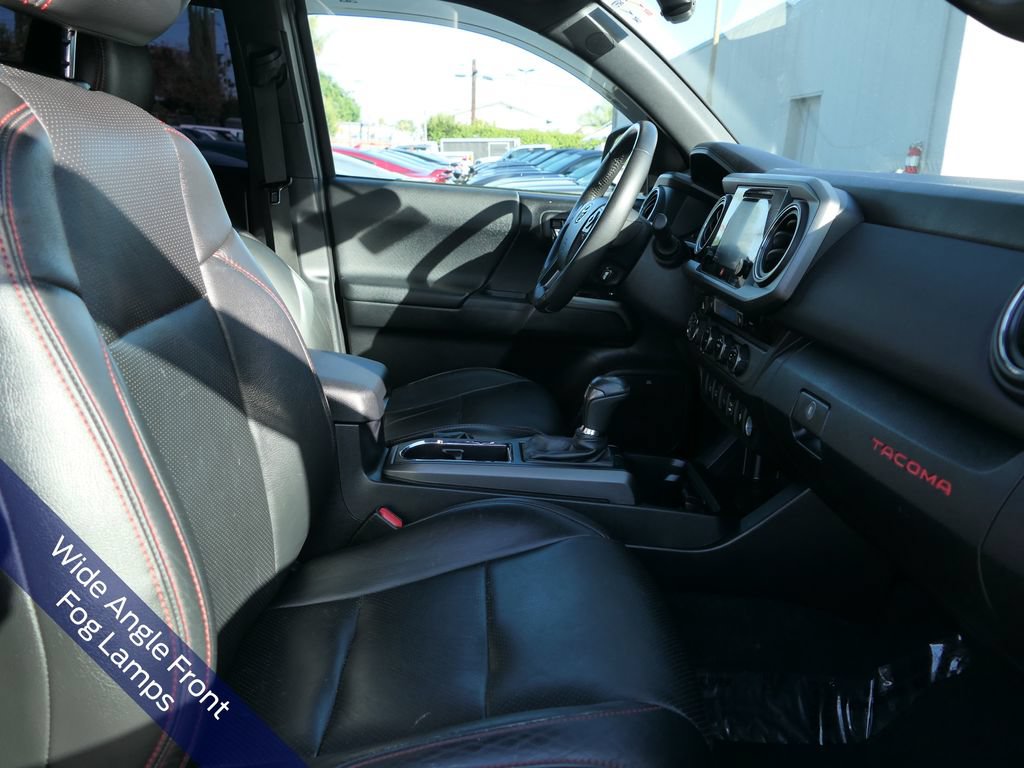 Used 2017 Toyota Tacoma TRD Off-Road AWD/4WD image 26