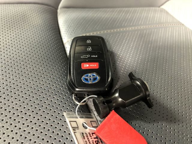 Used 2021 Toyota Venza XLE w/ Softex Package AWD/4WD image 30