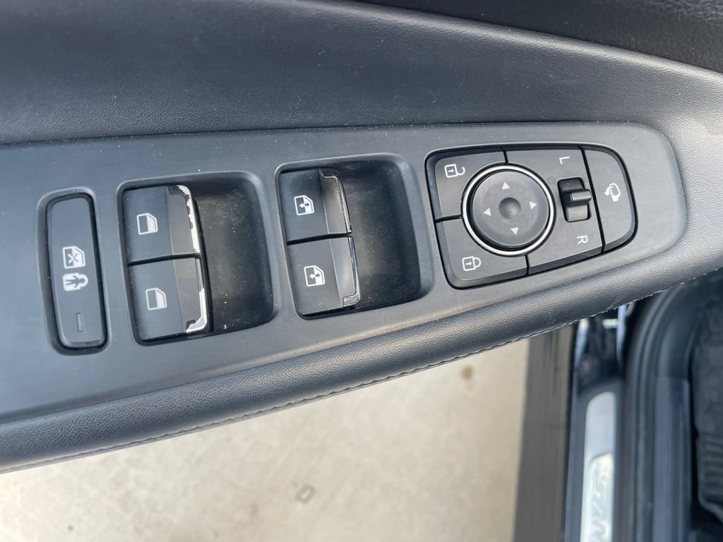 Used 2021 Hyundai Santa Fe Limited AWD/4WD image 22
