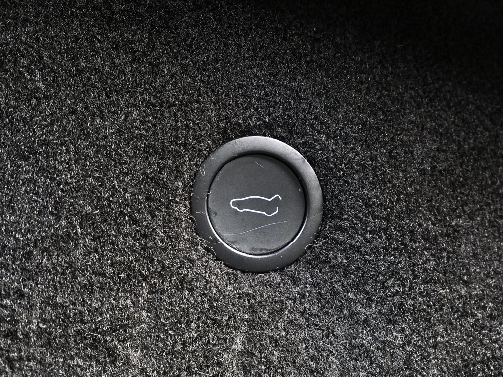 Used 2022 Tesla Model S Plaid image 30