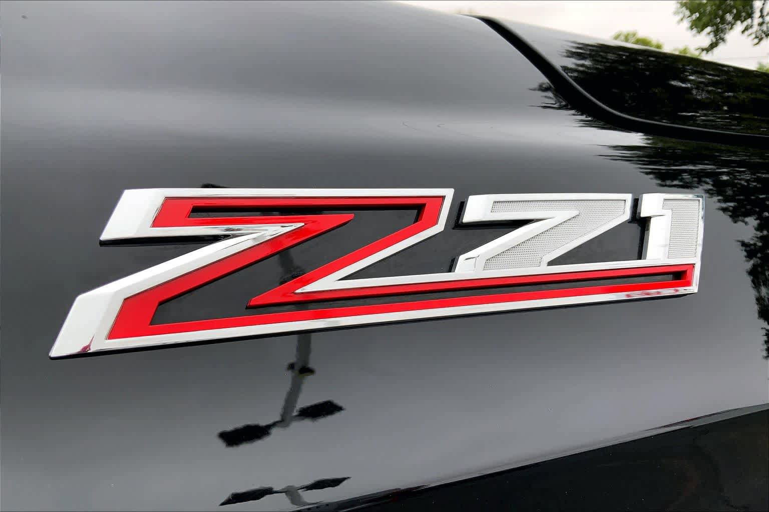 Used 2025 Chevrolet Suburban Z71 AWD/4WD image 10