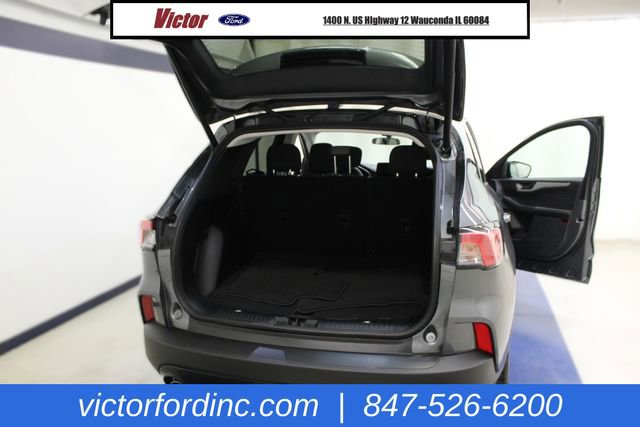 Used 2022 Ford Escape SE w/ SE Sport Appearance Package image 9