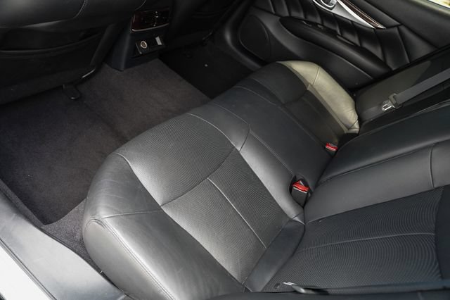 Used 2018 INFINITI Q70 L 3.7 AWD/4WD image 14