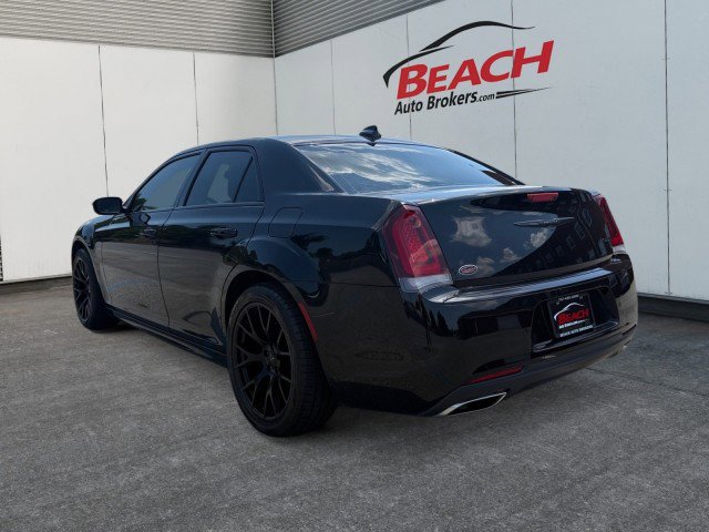 Used 2022 Chrysler 300 Touring L w/ Comfort Group RWD image 13