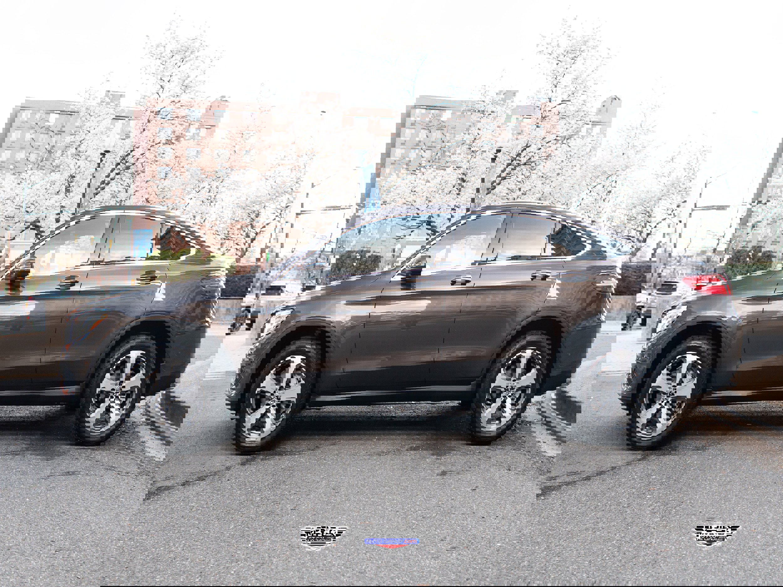 Used 2018 Mercedes-Benz GLC 300 4MATIC Coupe w/ Multimedia Package image 4