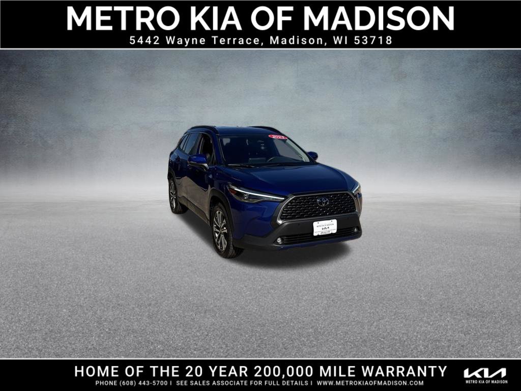 Used 2023 Toyota Corolla Cross XLE w/ Convenience Package AWD/4WD image 8