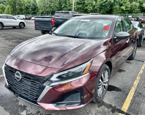 Used 2024 Nissan Altima 2.5 SV AWD/4WD image 1