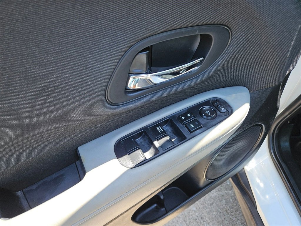 Used 2022 Honda HR-V LX image 15