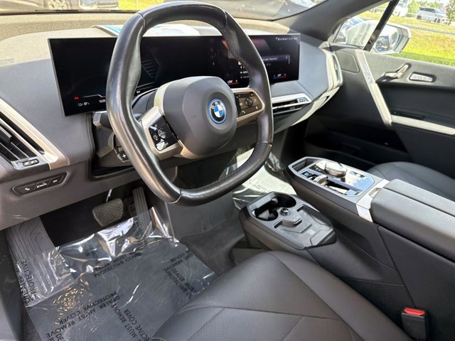 Used 2023 BMW iX xDrive50 w/ Sport Package AWD/4WD image 22