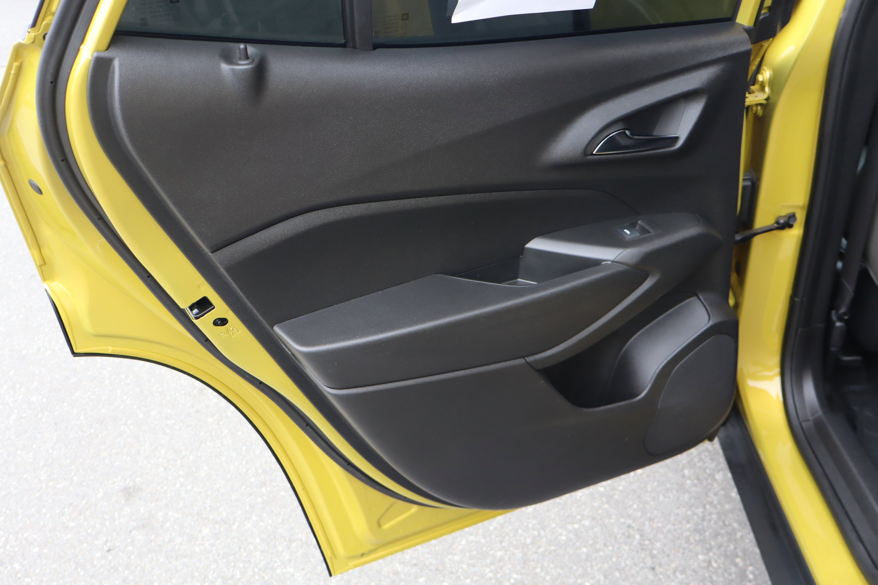 Certified 2024 Chevrolet Trax ACTIV w/ Sunroof Package image 32