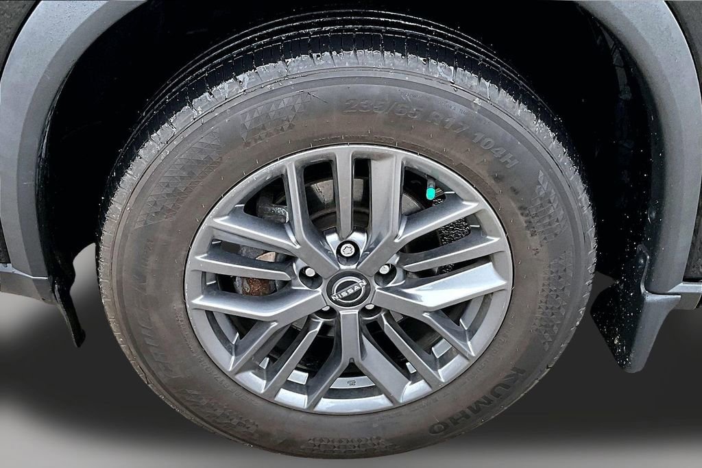 Used 2023 Nissan Rogue S image 31