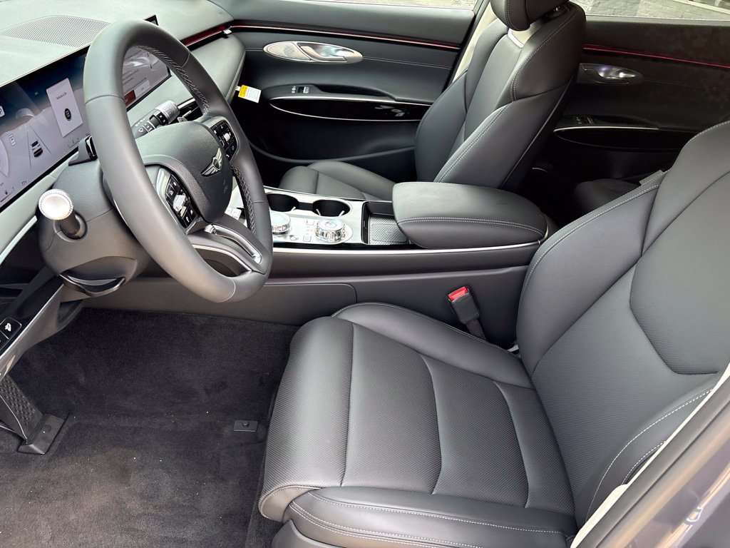 New 2027 Genesis GV70 2.5T AWD/4WD image 4