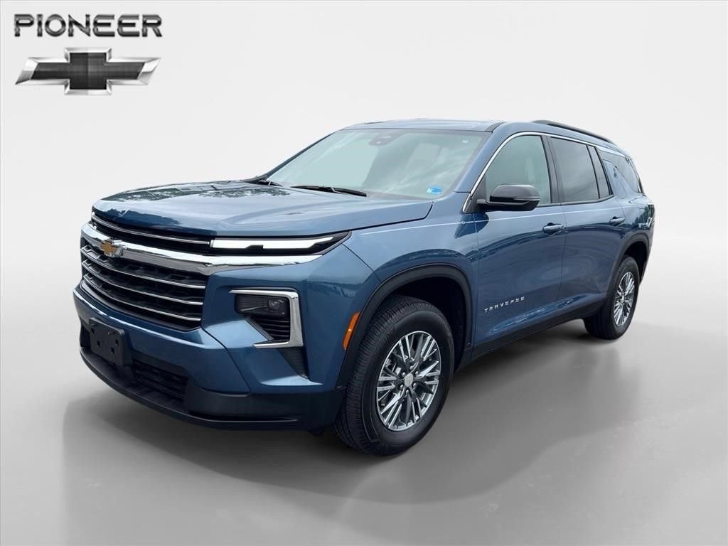 Used 2026 Chevrolet Traverse LT