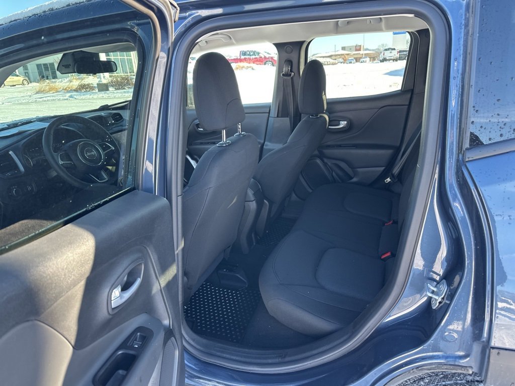 Used 2023 Jeep Renegade Latitude image 4