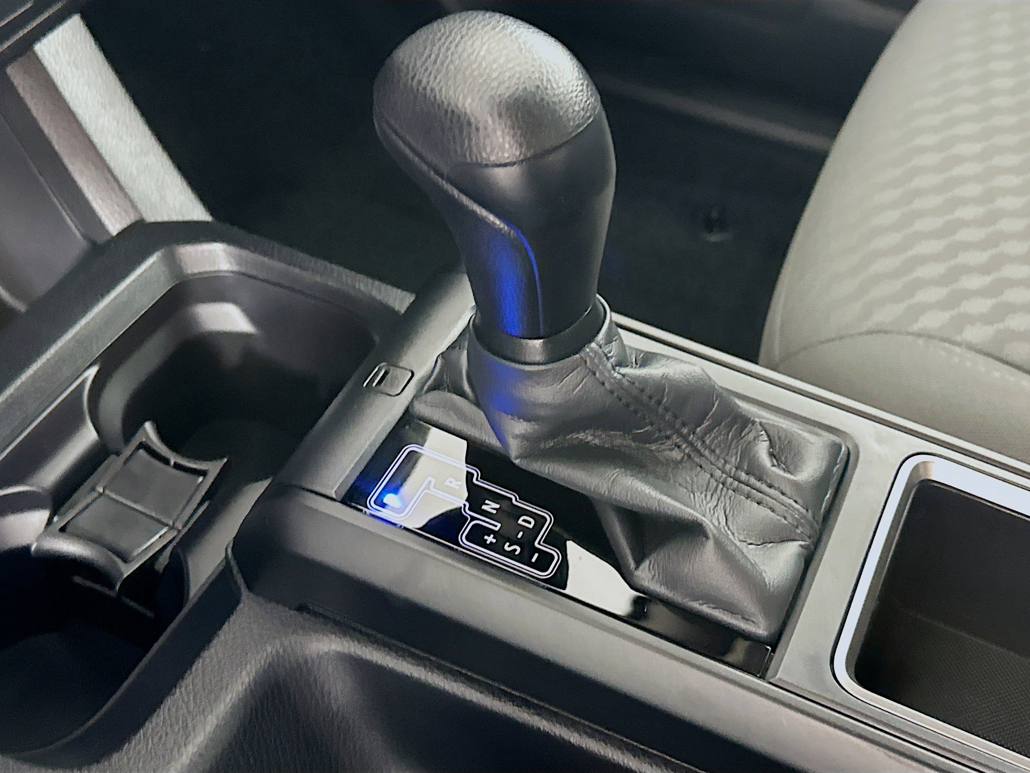 Used 2020 Toyota Tacoma SR w/ SX Package image 24