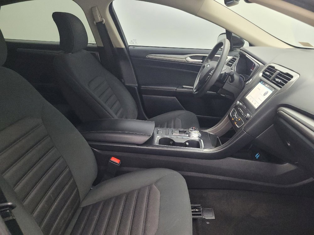 Used 2019 Ford Fusion SE FWD image 21