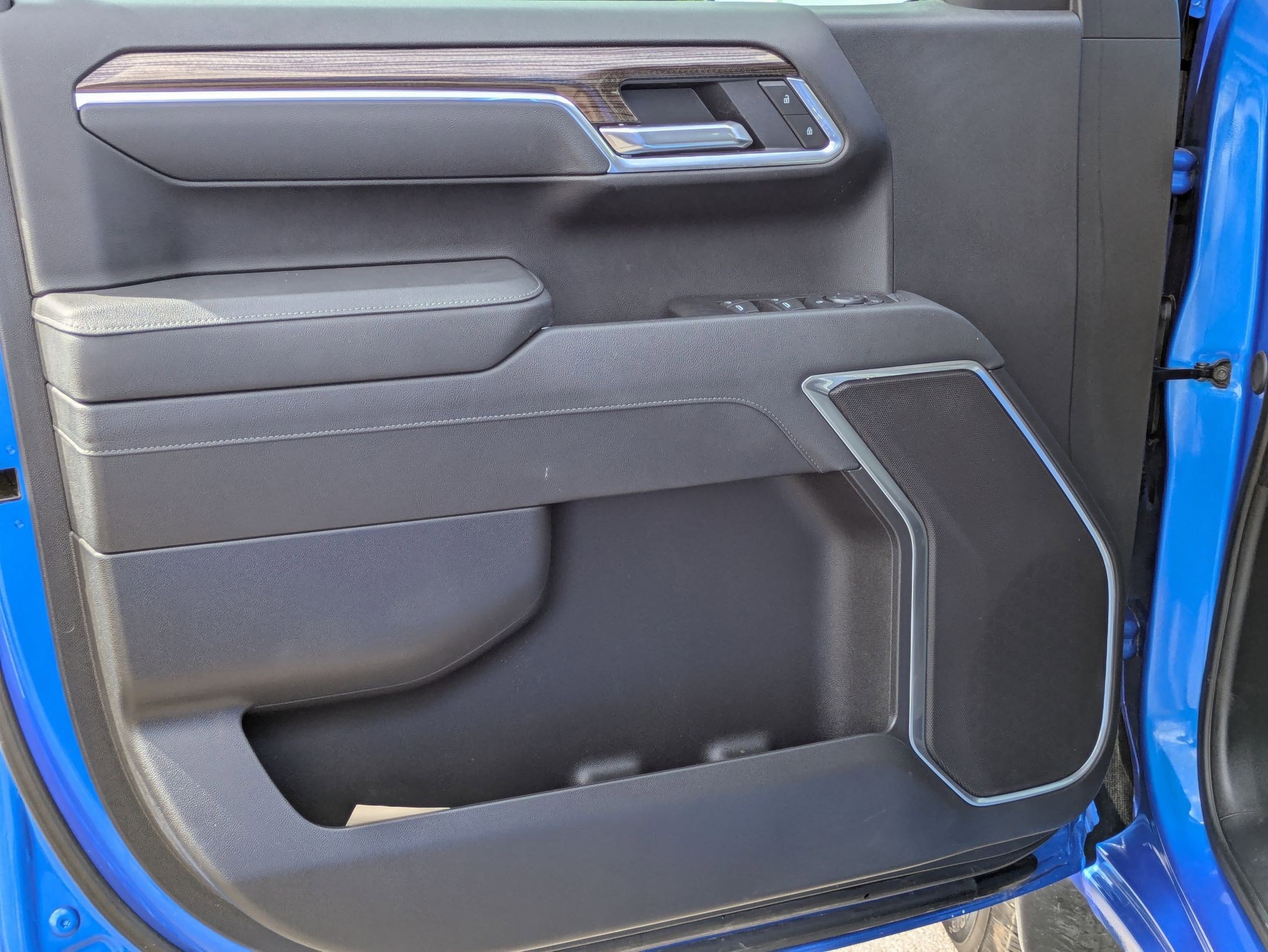 Used 2025 Chevrolet Silverado 1500 LT image 12