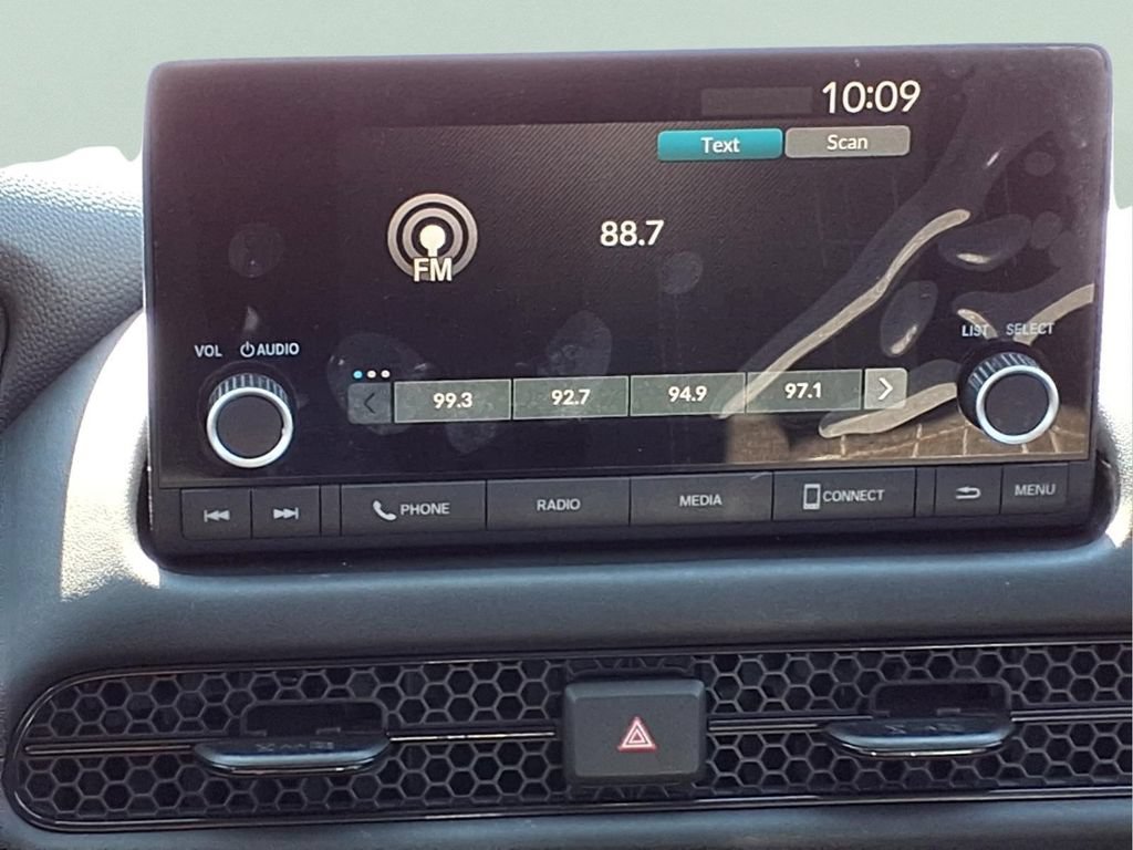Certified 2025 Honda HR-V LX image 14