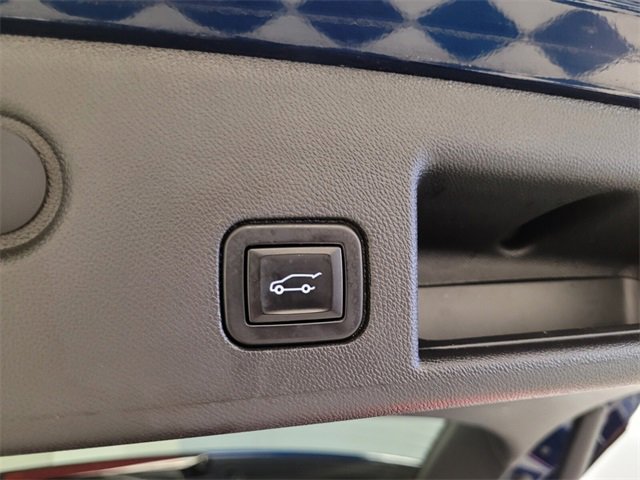 Used 2022 Chevrolet Equinox RS w/ LPO, Floor Liner Package image 7