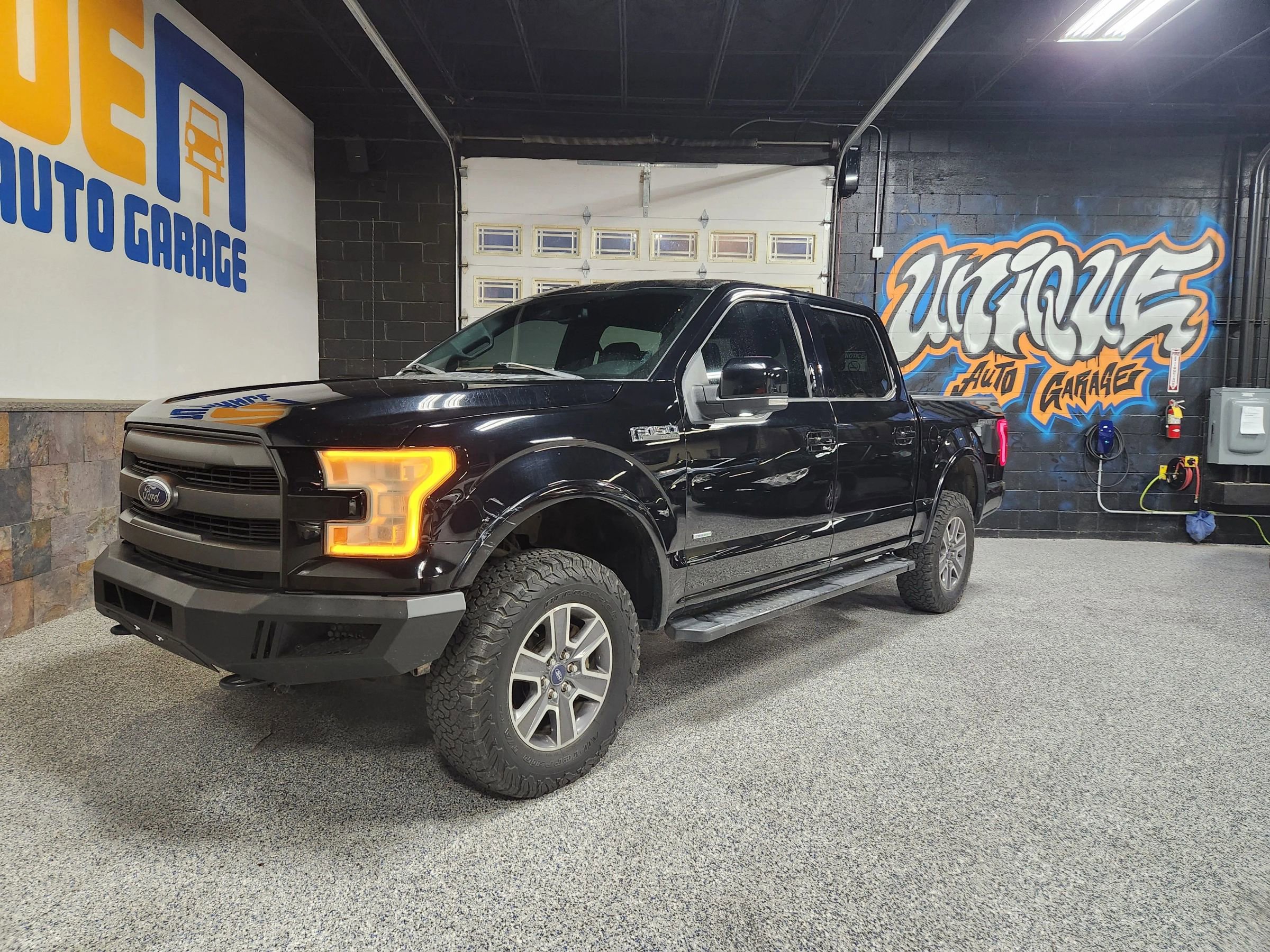 Used 2017 Ford F150 Lariat w/ Equipment Group 502A Luxury image 11