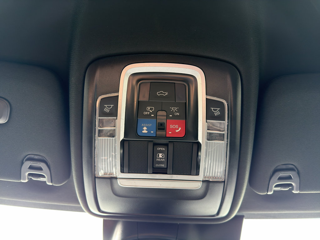 Used 2023 RAM 2500 Limited AWD/4WD image 17