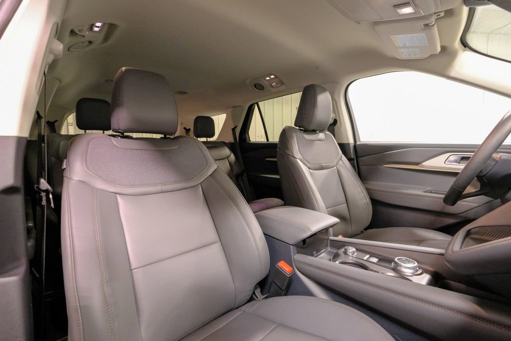 New 2026 Ford Explorer Active w/ Active Comfort Package image 17