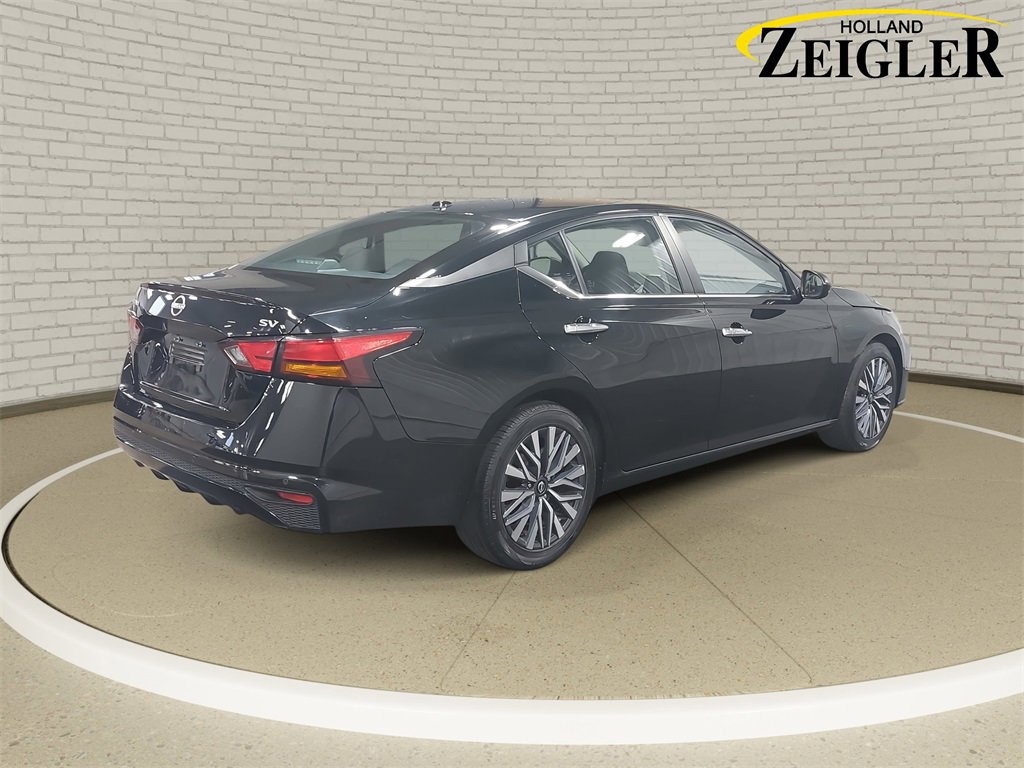 Used 2024 Nissan Altima 2.5 SV image 5