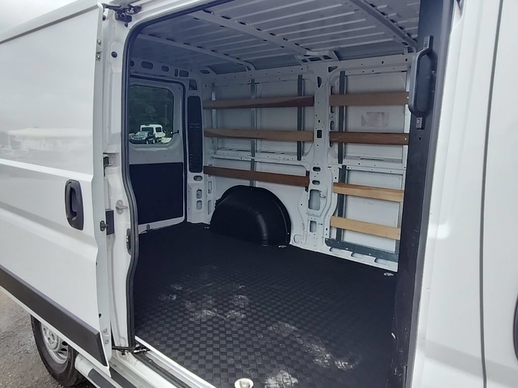 Used 2025 RAM ProMaster 2500 w/ U-Haul Equipment Group FWD image 28