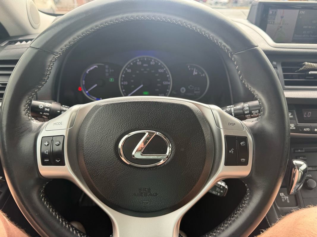 Used 2013 Lexus CT 200h w/ Premium Pkg w/Navigation FWD image 15