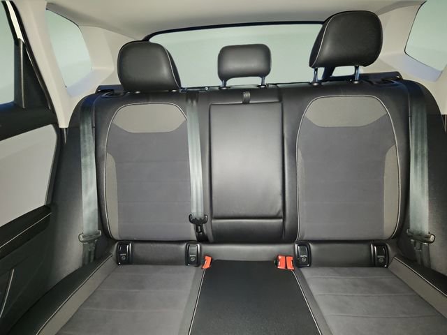 Used 2024 Volkswagen Taos SE image 31