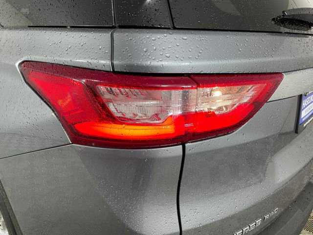 Used 2020 Chevrolet Traverse LT w/ Driver Confidence II Package image 17